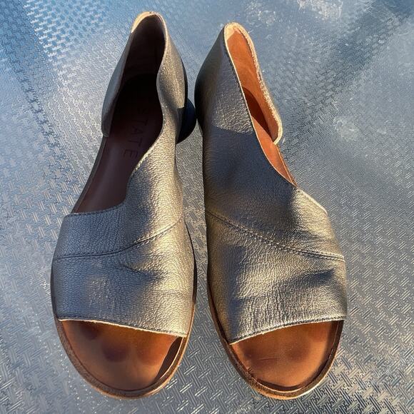 1.State Women's Size 6 M Celvin Pewter Leather Open Toe Cutout Slip On Flats - Picture 3 of 7